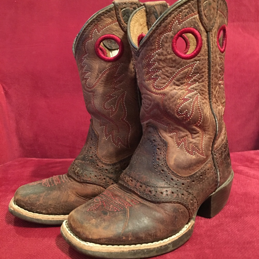 💥ARIAT square toe boots Sz 9